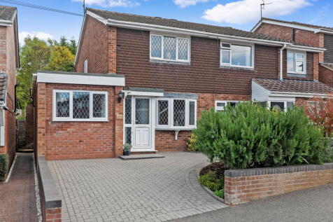 27 St. Marks Close, Worcester.  WR5 3DJ