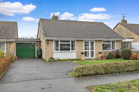 11 Orchard Drive, Little Comberton, Pershore, Worcestershire. WR10 3EN