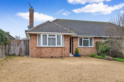 33 Froxmere Road, Crowle, Worcestershire. WR7 4AN