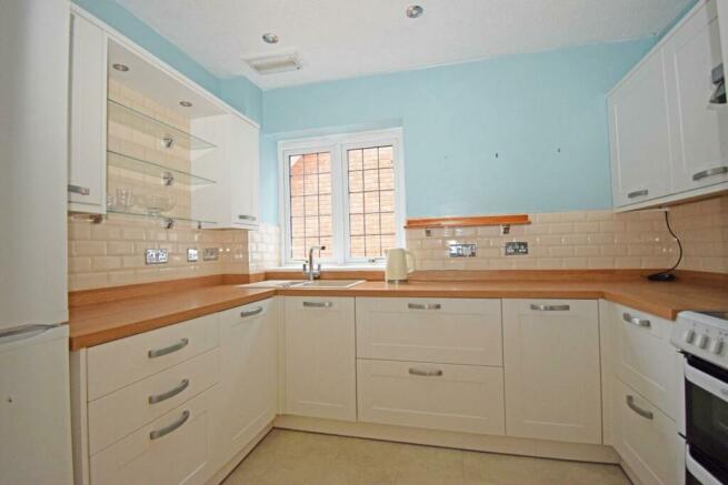 15 Westminster Court, kitchen a.jpg