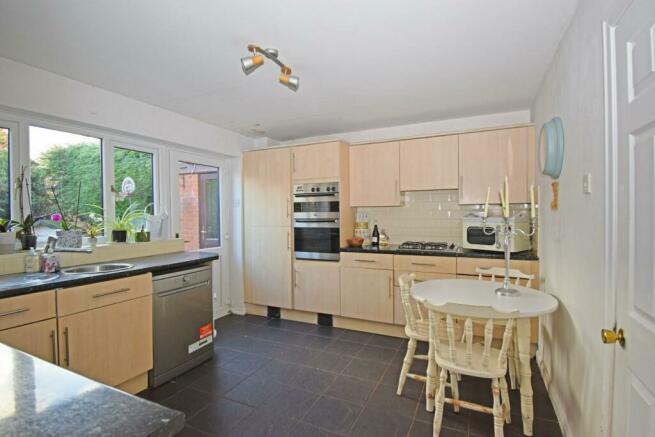 34 Meadowvale Road, kitchen a.jpg