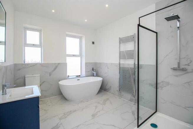 BATHROOM/W.C.