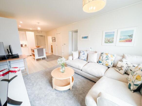 Open Plan Kitchen & Lounge