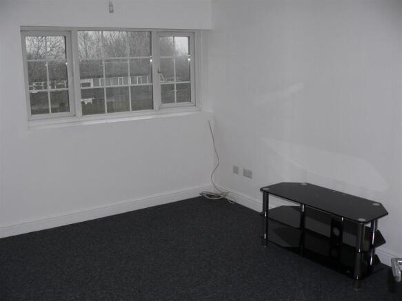 living room 1bfw.JPG