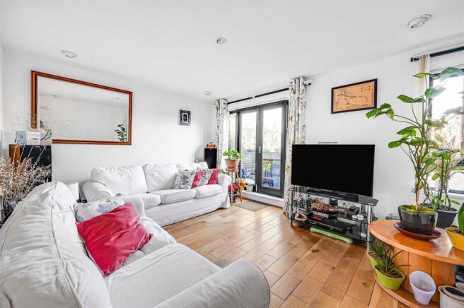 Davies___Davies_21_Searle_Pl__Finsbury_Park__Londo