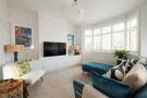 26 Queenswood Drive, Hitchin-01.jpg