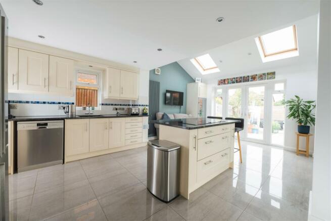 12 Elderberry Drive, Hitchin-20.jpg