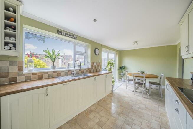 Kitchen/Breakfast Room