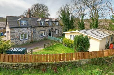 Bangor - 4 bedroom end of terrace house for sale