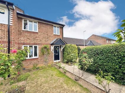 Spayne Close, Barton Hills, Luton, Bedfordshire, LU3 4BA