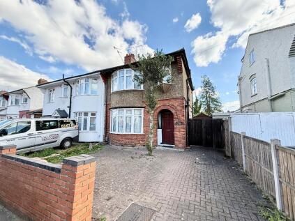 Bancroft Road, Icknield, Luton, Bedfordshire, LU3 2NB