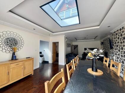 Waller Avenue, Luton, Bedfordshire, LU4 9RR