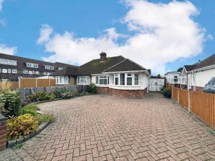 Laburnum Grove, Warden Hills, Luton, Bedfordshire, LU3 2DW