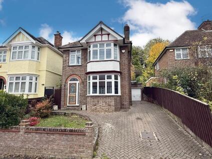 Wardown Crescent, Old Bedford Road Area, Luton, Bedfordshire, LU2 7JT