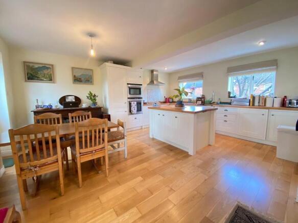 LIVING KITCHEN