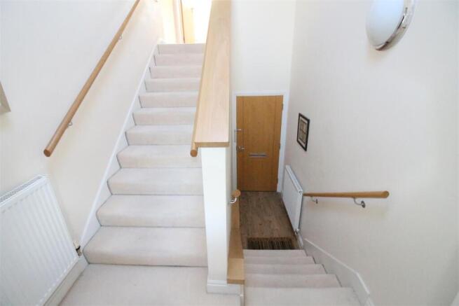 SPACIOUS HALLWAY