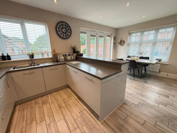 DINING KITCHEN