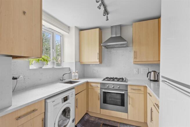 46 Windrush Drive, HP13 7TR-1.jpg