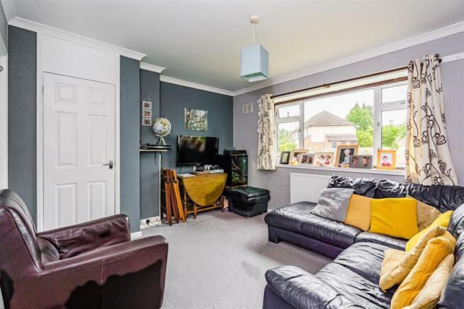 28 Highwood Crescent-01.jpg