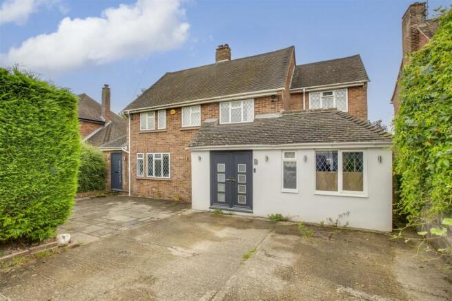 3 Rupert Avenue, HP12 3NL-20.jpg