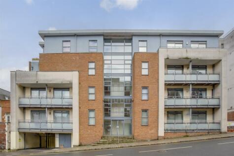 Bankside, High Wycombe (balcony & Gated Parking)
