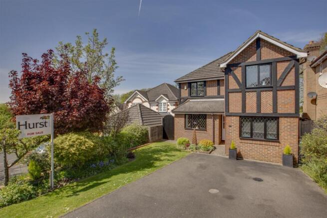 16 Foxhill Close, HP13 5BL-6.jpg