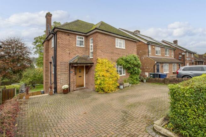 33 Hampden Road, HP13 6SZ-19.jpg