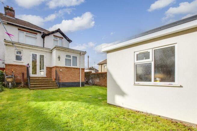64 Eaton Avenue, HP12 3BS-12.jpg