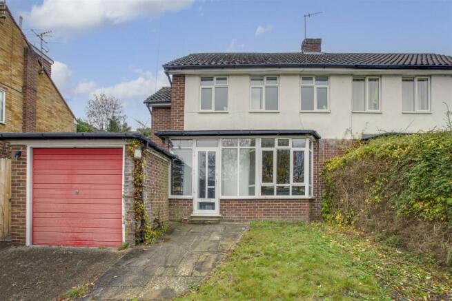 35 Dean Close, HP12 3NS-14.jpg