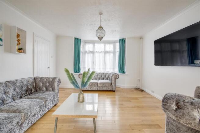 143 Whitelands Road, HP12 3EN-7.jpg