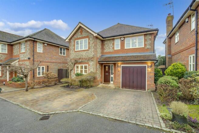 2 Hollybrook Way, HP13 7GW-17.jpg