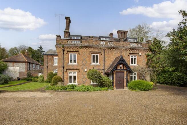 Flat 3 Totteridge House, Totteridge Lane, HP13 7LR