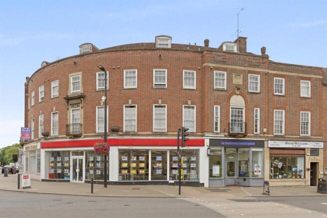 6 Kings Court, Easton Street, HP11 1NA-15.jpg