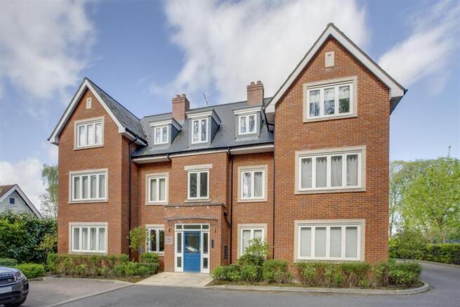 8 The Pines, Amersham Road, HP13 6PN-1.jpg