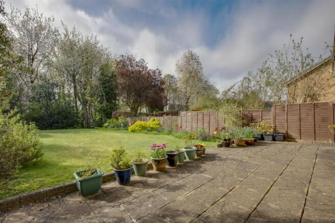 49 Sunnycroft, HP13 5UR-1.jpg