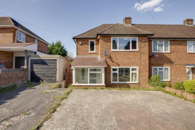 12 Field Road, HP12 4LR-14.jpg