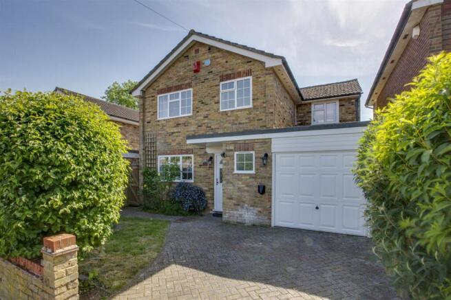 7 Linnet Close, HP12 4QJ-16.jpg