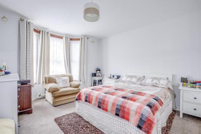 5 Kitchener Road, HP11 2SH-6.jpg