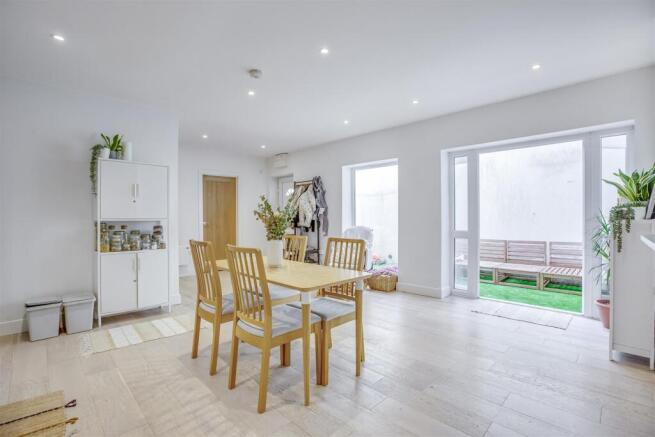 4 Priory Villas, Priory Road, HP13 6GZ-7.jpg
