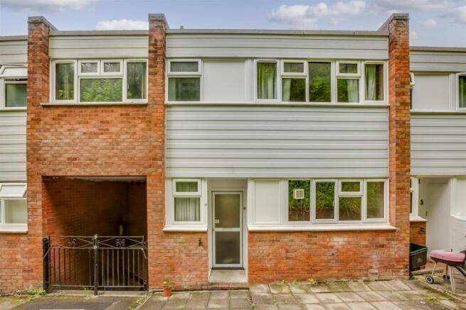 17 Hunters Hill, HP13 7EW-15.jpg