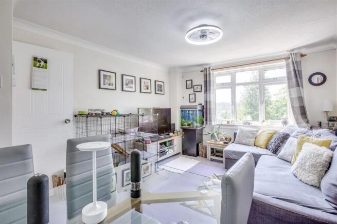 7 Towers Lea, Conegra Road, HP13 6AJ-4.jpg