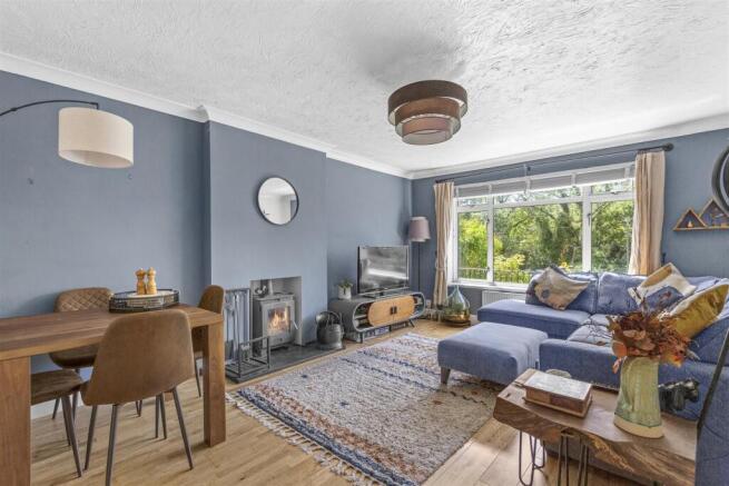 9 Warwick Avenue, HP12 4NG-2.jpg