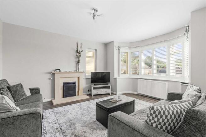 1 Shelley Road, HP11 2UP (LOW RES)-6.jpg