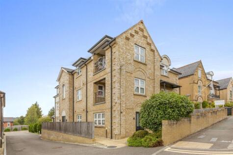 Walk Of Station, High Wycombe