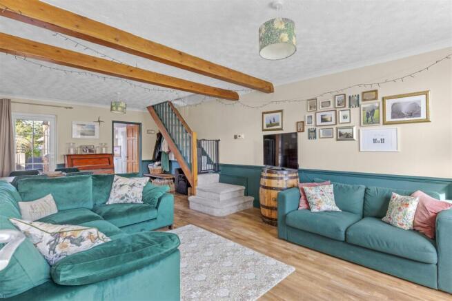 66 Totteridge Avenue, HP13 6XJ-5.jpg