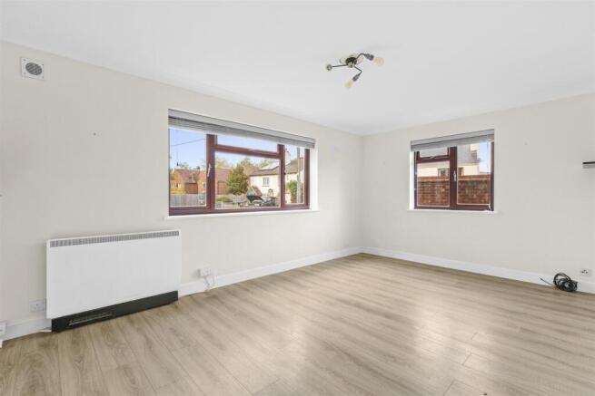 1 Parsley Close, HP22 5AN-1.jpg