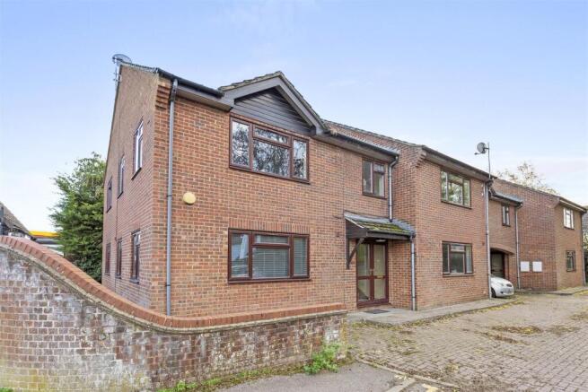 1 Parsley Close, HP22 5AN-10.jpg