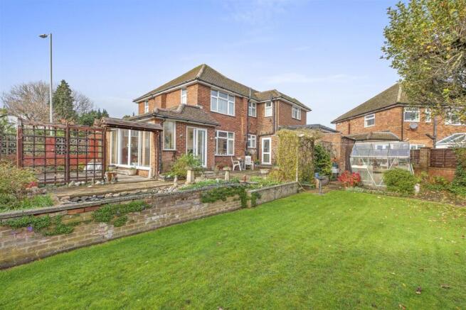 84 Totteridge Lane, HP13 7PZ-13.jpg