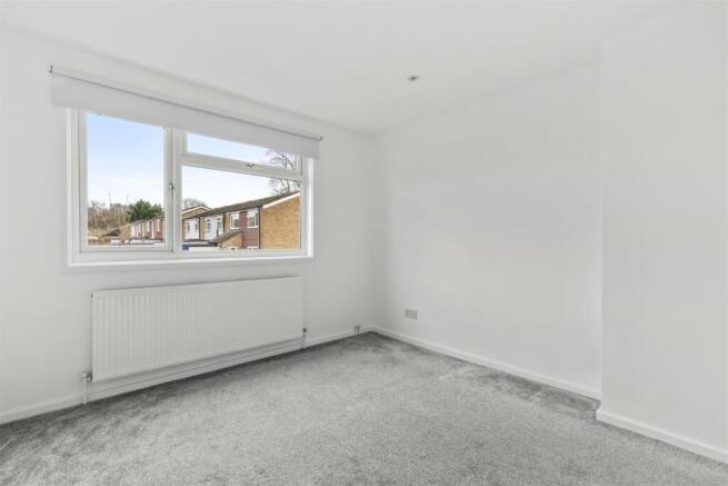 238 Hithercroft Rd, HP13 5RG-1.jpg