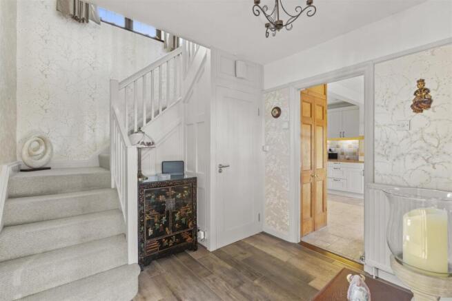 15 Pretoria Rd, HP13 6QW-13.jpg